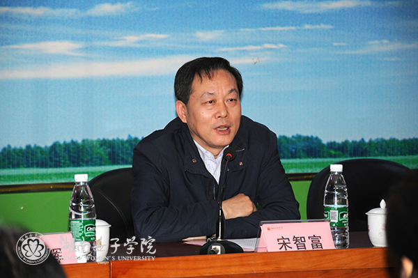 DSC_2420lo.jpg